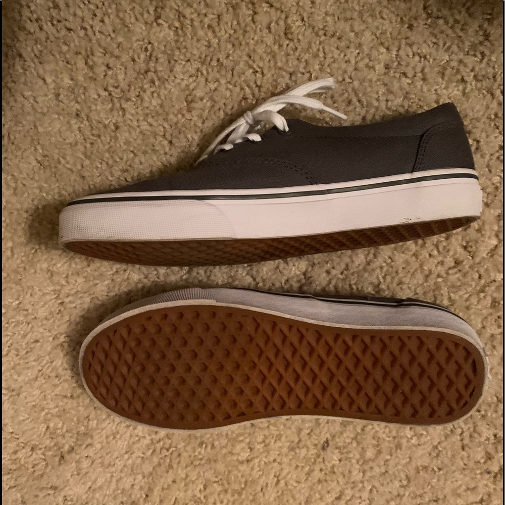 Vans - Picture 3 of 5